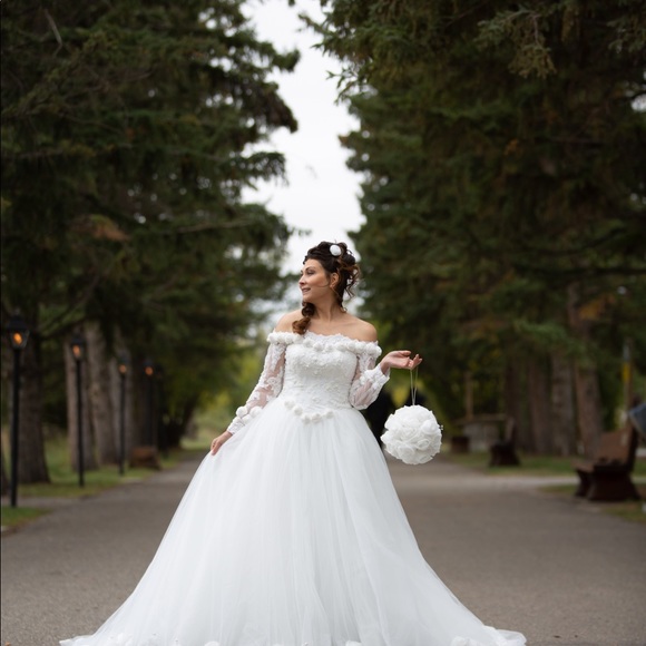 WEDDING DRESS 👗 - Picture 5 of 10